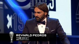 Premio al mérito: Reynald Pedros fue elegido mejor entrenador de fútbol femenino en 'FIFA The Best'