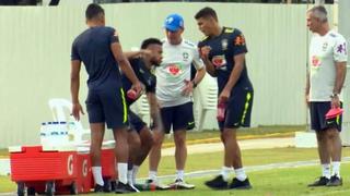 ¡Tranquilo, amigo! Neymar tuvo inesperada reacción por una broma de Thiago Silva [VIDEO]