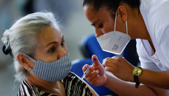 El Gobierno mexicano arrancó con el pre-registro de vacunación de los adultos de 40 a 49 años en el sitio web “Mi Vacuna”. (Foto: AFP)