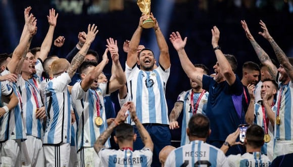 Sergio Agüero fue parte de la celebración de la Selección de Argentina en el Mundial Qatar 2022. (Foto: Getty Images)