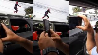 ¡Spider-Man en San Miguel! Alguien disfrazado como el Hombre Araña saltó entre los carros en plena calle