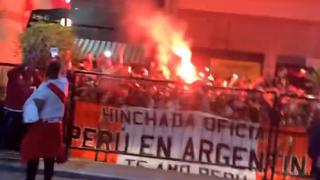 Buenos Aires se tiñe de ‘Rojiblanco’: espectacular banderazo en la previa del Perú vs. Argentina [VIDEO]