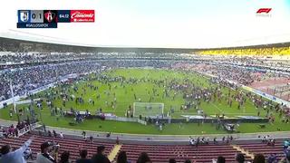 No se juega más: Atlas vs. Querétaro suspendido por invasión de aficionados al campo de juego 