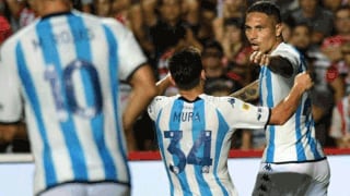 Maxi Romero elogió a Guerrero tras su gol en Racing: “Es un privilegio tener a alguien como Paolo”