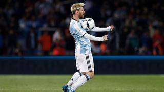 Messi rinde igual en Argentina como en Barcelona, según ex compañero de Pizarro