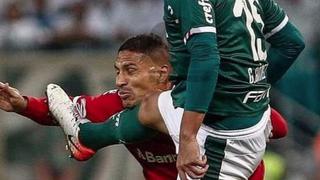 ¡No se cayó nada! Paolo Guerrero arremetió contra el árbitro del Inerncional vs Palmeiras [VIDEO]