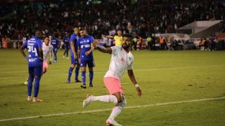 Con pie y medio en la final: Liga de Quito venció 2-0 a Emelec en el Rodrigo Paz por la Copa de Ecuador