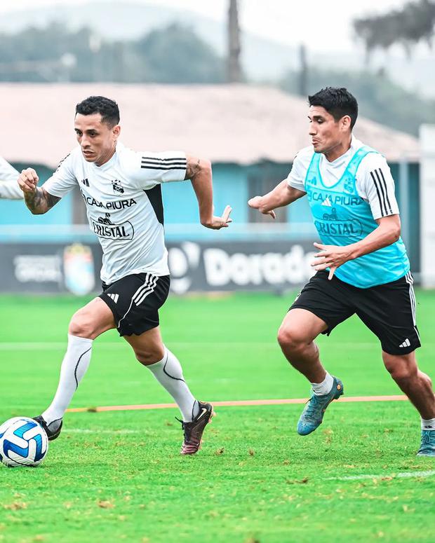 Yoshimar Yotún e Irven Ávila en el entrenamiento del domingo. (Foto: Sporting Cristal)
