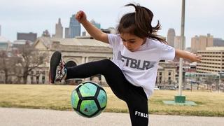 YouTube Viral: conoce a Ariana dos Santos, la niña prodigio del fútbol en Brasil [VIDEO]