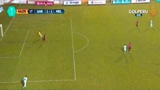 Error de Carlos Cáceda en despeje casi le cuesta gol a Real Garcilaso ante Melgar [VIDEO]