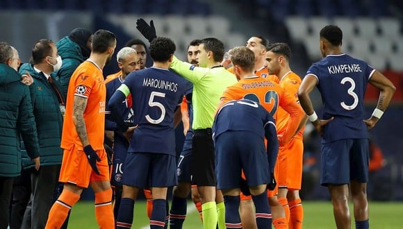 PSG vs. Istanbul se detuvo luego que el cuarto árbitro insulte de forma racista a un miembro del equipo turco. (Foto: EFE)