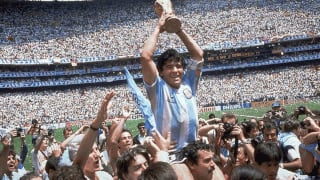 En pleno Mundial Qatar 2022: ¿Cuándo costaría fichar a Diego Maradona en tu equipo?