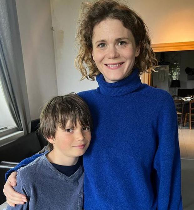 Actress Lea Willkowsky next to little Sammy Schrein looking smiling for the camera (Photo: @lea.willkowsky / Instagram)