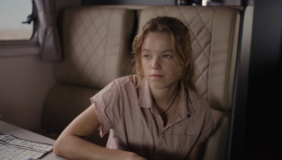 Milly Alcock interpreta a la adolescente rebelde Meg en la serie australiana “Upright” (Foto: Lingo Pictures)