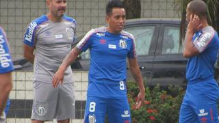 Luego de un mes: Cueva regresa a los entrenamientos de Santos