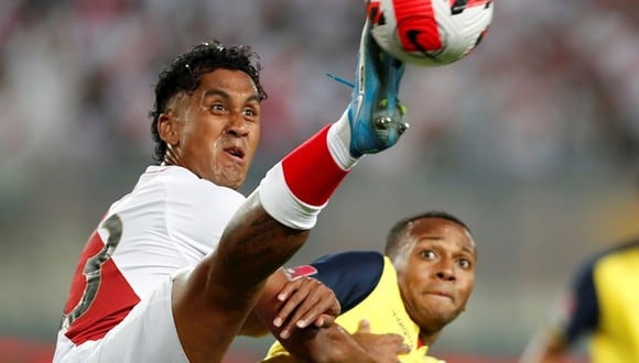 Renato Tapia jugó 90 minutos en el partido ante Ecuador en Lima. (Foto: EFE)