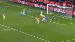 Barcelona: ni Luis Suárez podía creer el gol que perdió ante Arsenal