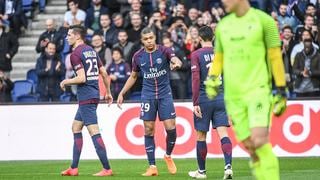 ¡Una manito en casa! PSG goleó 5-0 al Metz y acaricia el título de la Ligue 1