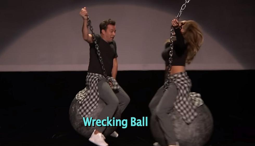 Jennifer Lopez se divierte bailando con Jimmy Fallon al ritmo de Britney Spears, Beyoncé y Miley Cyrus. (Foto: Captura)