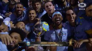 Celébralo Beto: el furor del peruano al tener el trofeo de la Copa Libertadores en sus manos
