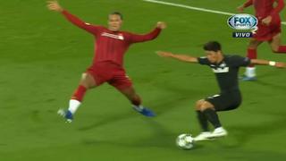 Ni Messi se atrevió a tanto: Hwang le marcó al Liverpool tras dejar en el piso a Virgil van Dijk [VIDEO]