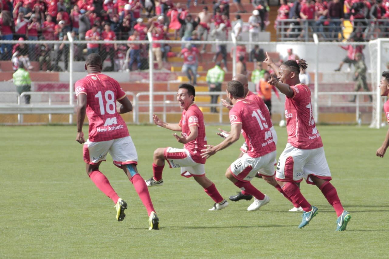 Cienciano se enfrentó a Santos en el estadio Inca Garcilaso de la Vega, por la fecha 22 de la Liga 2. (Foto: José Carlos Angulo / GEC)