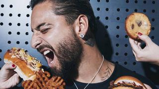 Maluma lanza Dembow, su primer restaurante digital de hamburguesas y hot dogs