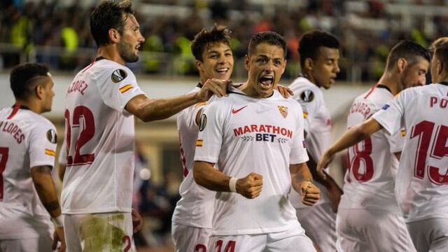 Javier Hernández: el máximo goleador de la Selección Mexicana se despidió de su aventura europea vistiendo la camiseta del Sevilla. (Getty Images)