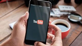 El modo oscuro de YouTube empieza a estar disponible en los smartphones