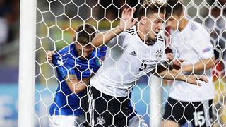 ¡Batalla campal! Italianos y alemanes se fueron a las manos tras gol en Eurocopa Sub-21 [VIDEO]