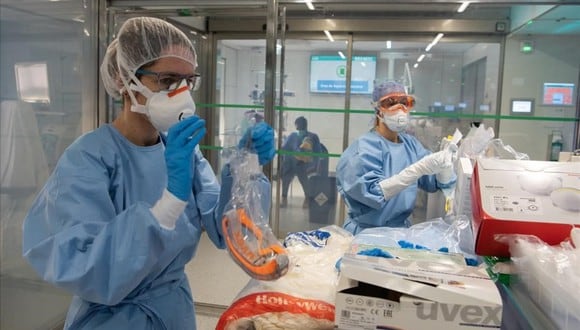 Científicos del mundo continúan trabajando para encontrar la cura al coronavirus.