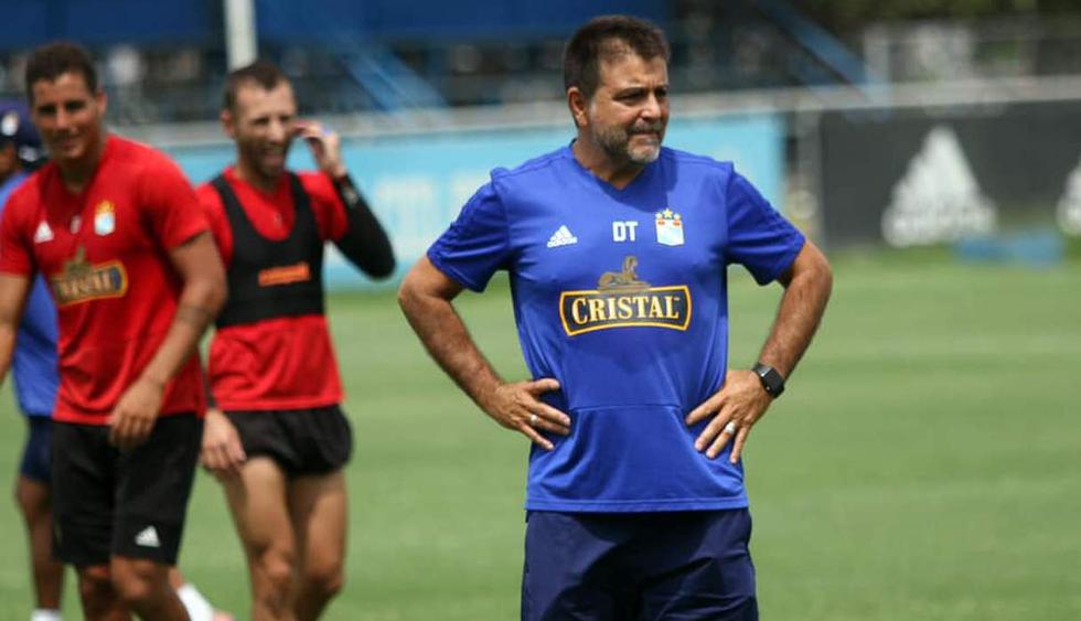 Claudio Vivas cumplió su segundo día de trabajo al frente de Sporting Cristal. (Prensa SC)