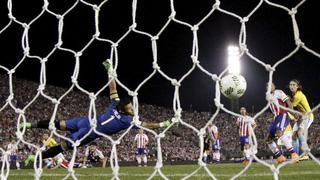 Dani Alves salvó de la derrota a Brasil con un golazo ante Paraguay (VIDEO)