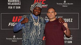 Para la ocasión: Ngannou apareció con llamativa vestimenta en el día de medios del UFC Phoenix [VIDEO]