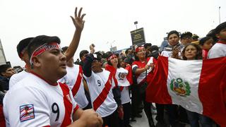 Paolo Guerrero: así fue su llegada a Lima entre el apoyo de cientos de hinchas [FOTOS]