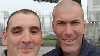 Una locura: Zidane chocó auto de hincha, este se bajó, le pidió selfie y que cambien sus carros