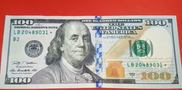 Benjamin Franklin en el billete de 100 dólares (Foto: Beto coin/YouTube)