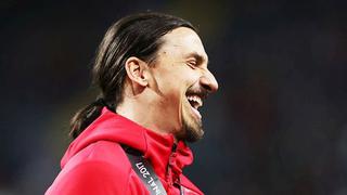 OFICIAL: Manchester United anunció que Zlatan firmó un nuevo contrato con los 'Red Devils'