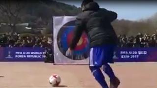 Diego Maradona enloqueció al pasar reto de puntería en Corea del Sur [VIDEO]
