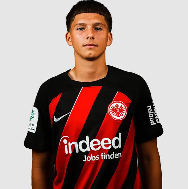 Philipp Eisele viste la camiseta del Frankfurt Sub-17. (Foto: Difusión)