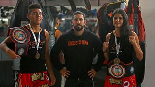 ¡Clase maestra! Así entrenan los peruanos James y Malú, campeones mundiales de la WKF [VIDEO]