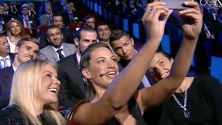 Presentadora se tomó un selfie con Cristiano Ronaldo, Bale y Griezmann