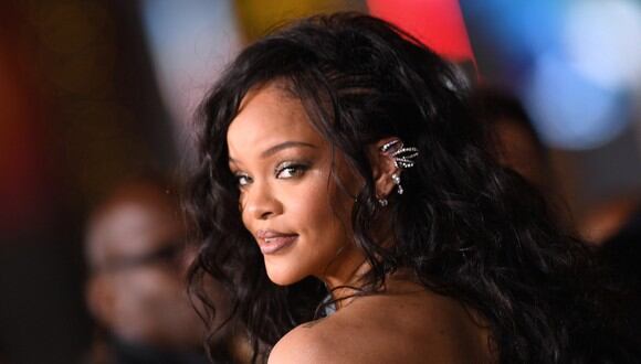 Conoce desde qué hora empezará a cantar Rihanna en el show de medio tiempo y cuáles son los canales para que puedas ver su presentación. | Foto: AFP