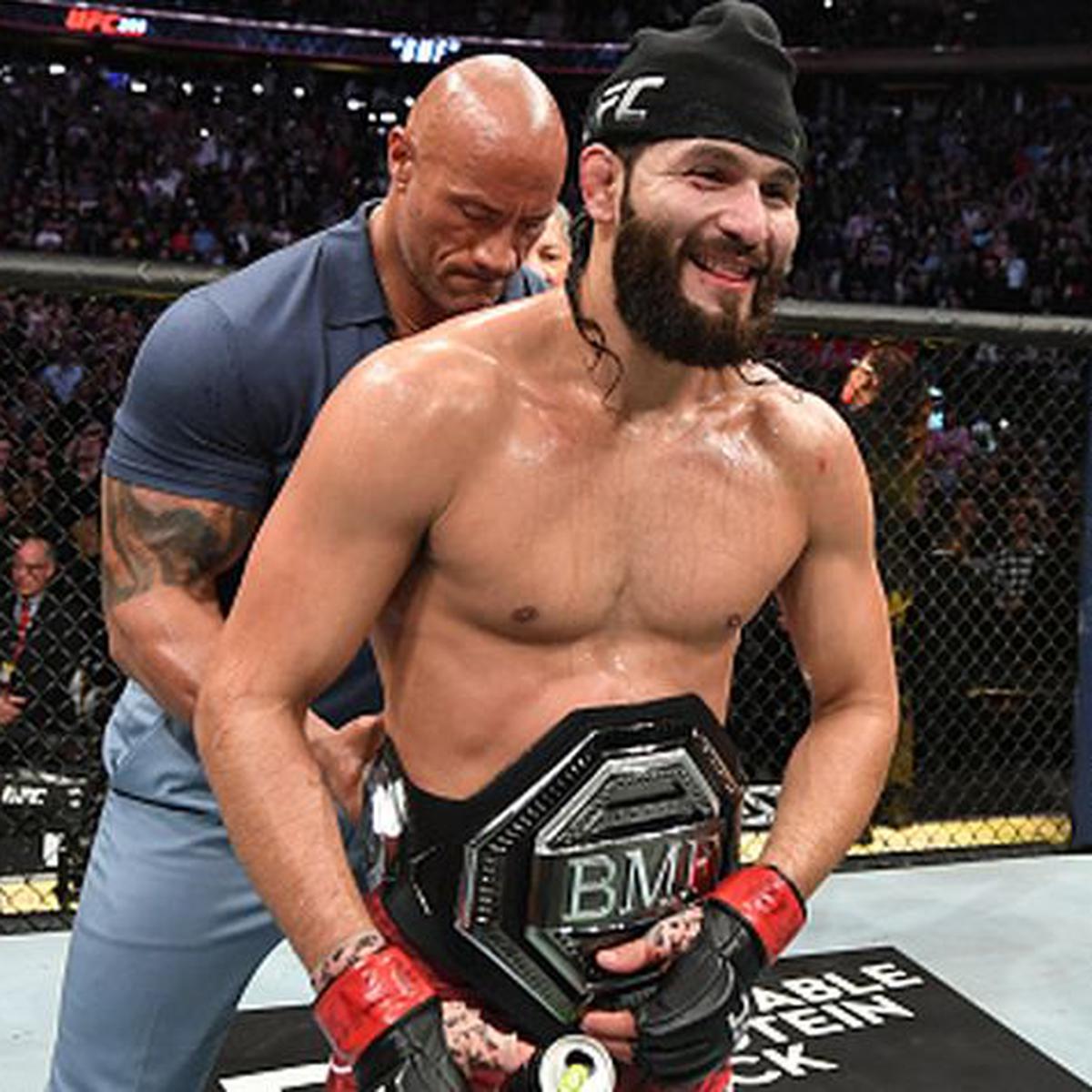 Ufc 244 The Rock Entrego El Titulo Bmf A Jorge Masvidal Luego De Vencer A Nate Diaz Por Nocaut Tecnico Video Full Deportes Depor