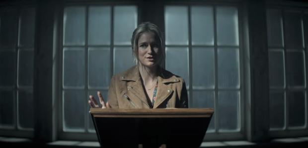 Elizabeth Lail como Guinevere Beck en la segunda parte de la temporada 4 de "You" (Foto: Netflix)