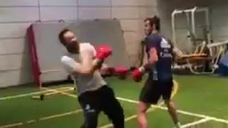 A lo McGregor: Gareth Bale noqueó a su entrenador de un puñetazo [VIDEO]