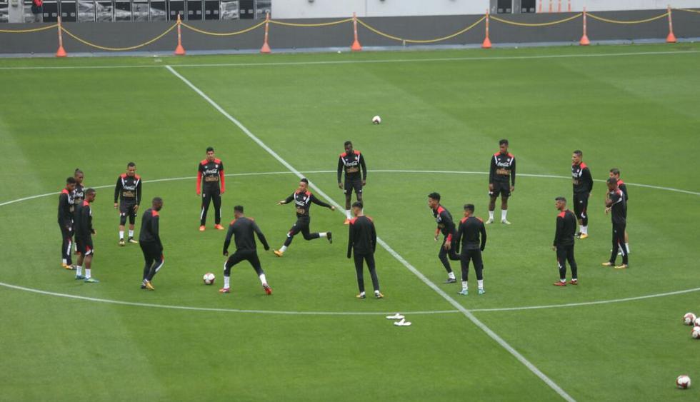 Las mejores postales del entrenamiento de la Selección Peruana en el Estadio Nacional. (Jesús Saucedo y Francisco Neyra)