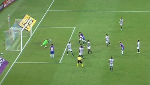 Ángelo Campos  y la genial reacción para evitar el 1-0 en Alianza vs. Fortaleza. (Captura: ESPN)