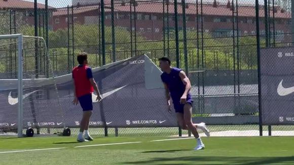 Diego Kochen en los entrenamientos del primer equipo del FC Barcelona. (Video: FC Barcelona)