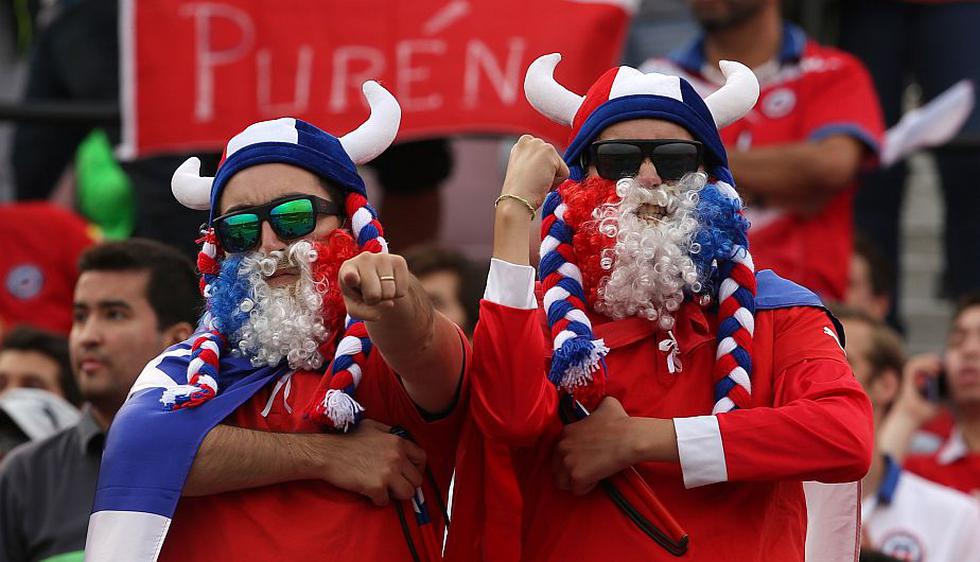 Los hinchas chilenos en la previa del partido contra Argentina (AFP)